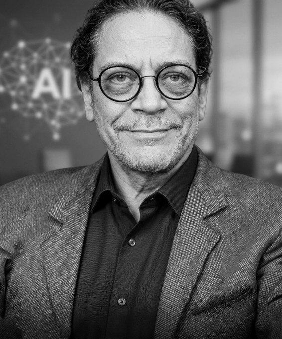 León Mayoral, consultor de empresas